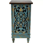 Tavolino finale in legno con gambe intagliate e ripiano inferiore 15,5''x14''x30,75''